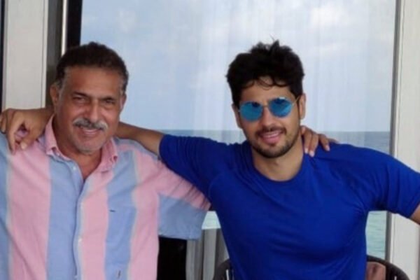 Bollywood actor Sidharth Malhotra's father passes away