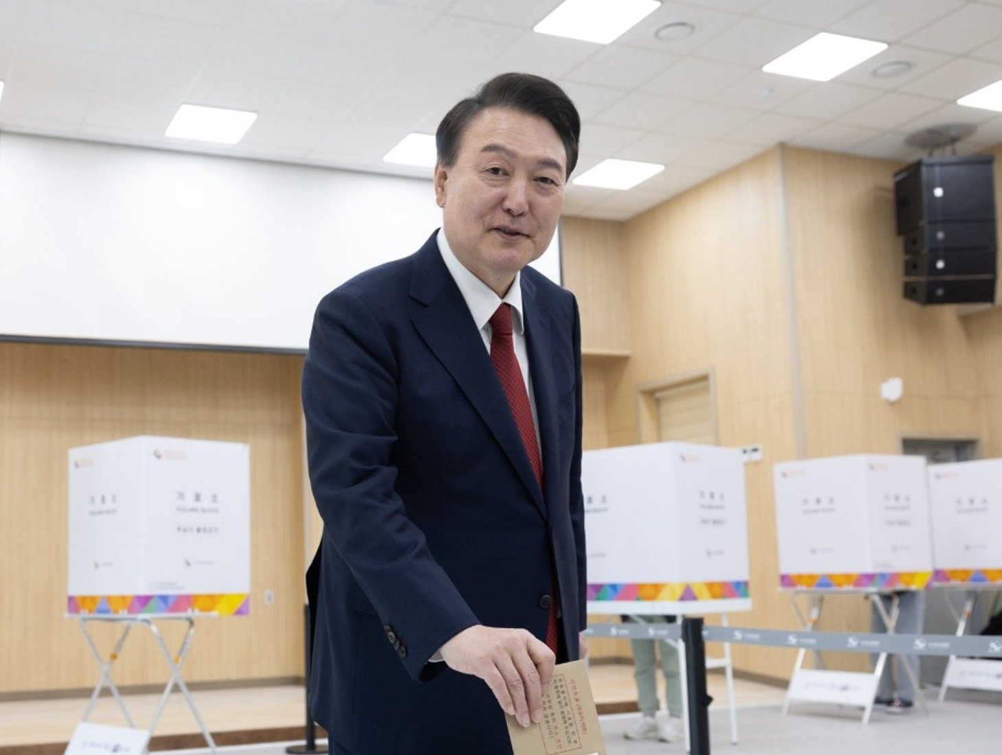 Yoon receives life sentence for imposing martial law