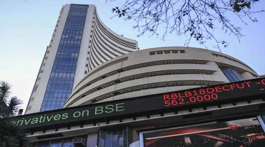 Rupee falls 42 paise to 91.50 as geopolitical tensions, FIIs outflows and crude surge weaken currency