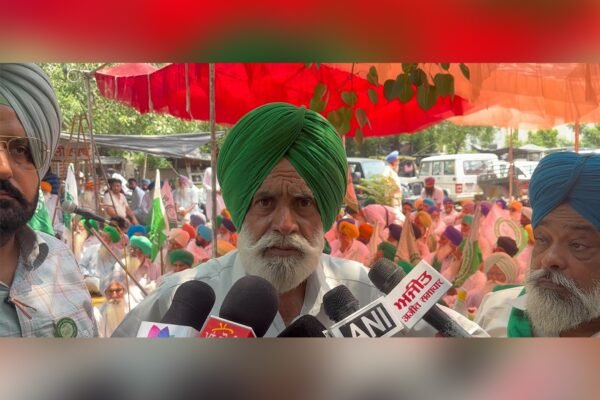 BKU Dakaunda Protests Outside Cooperative Bank in Patiala Over Loan Delay