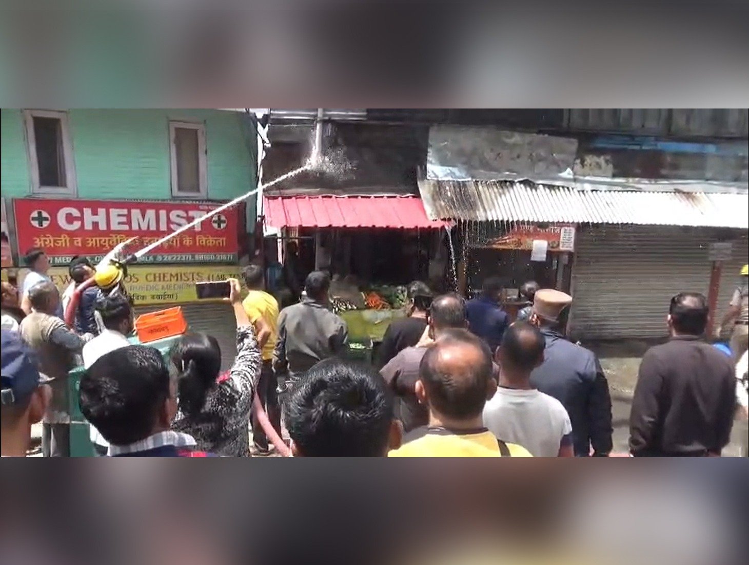 Fire breaks out in chhota shimla shop