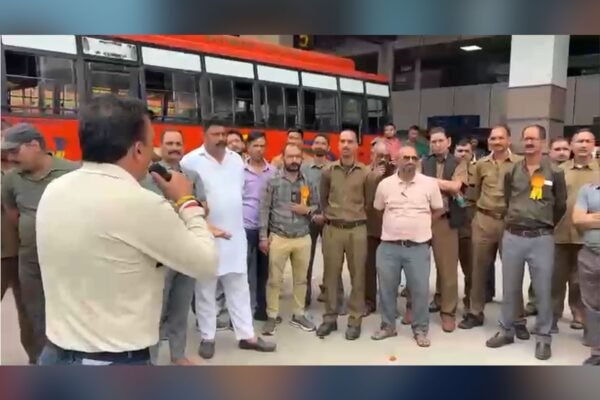 HRTC Drivers, Conductors Threaten Statewide Strike in Himachal