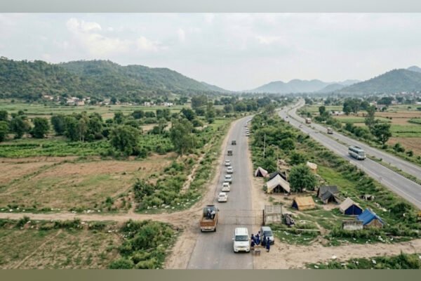 Nihang Group Stages Protest Over Himachal Vehicle Entry Tax Near Kiratpur Sahib