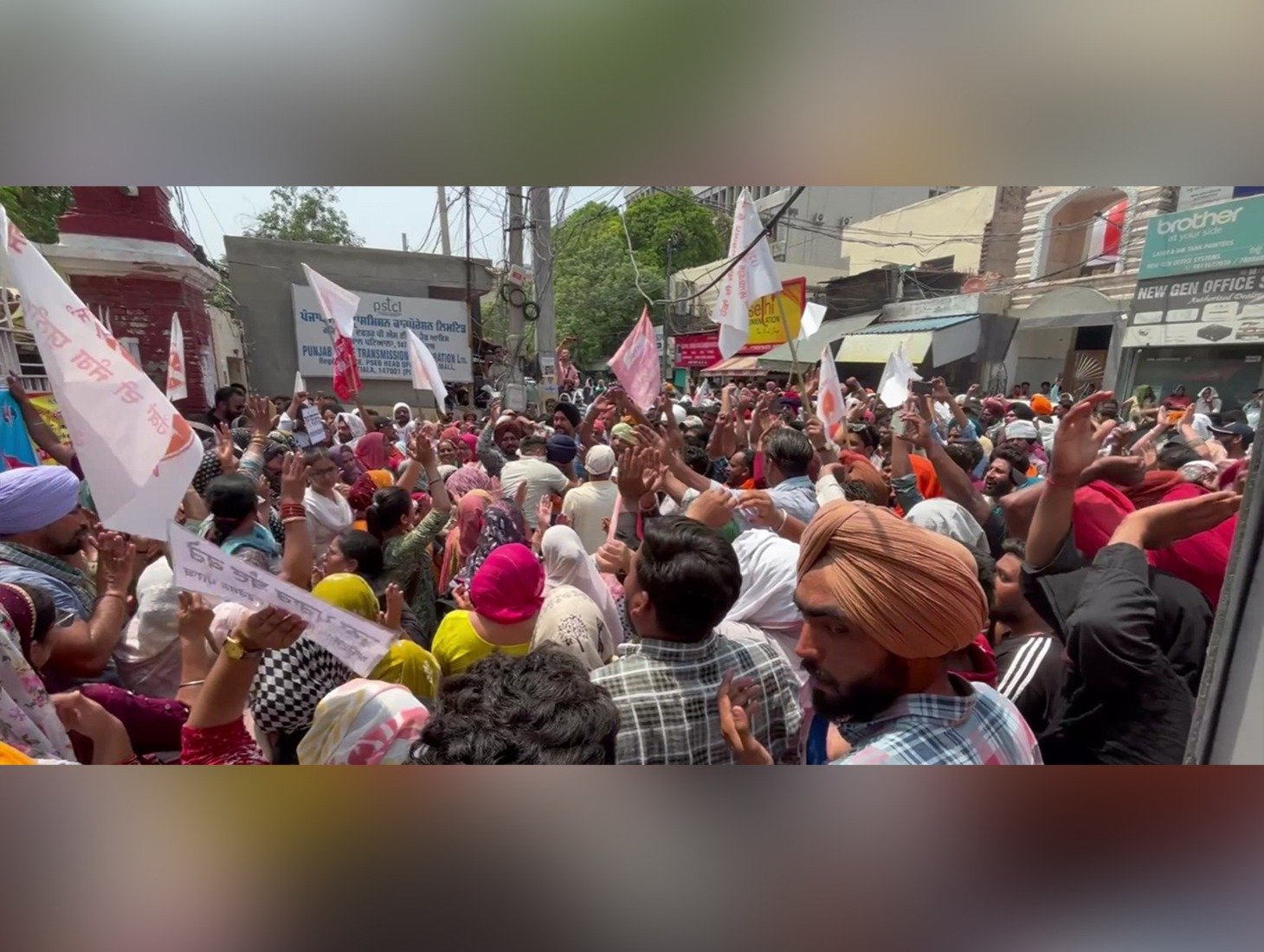 Over 5,000 PSPCL Outsource Workers Protest, Warn of Larger Agitation