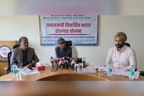 PM Modi to Transfer Incentives to 15 Lakh Beneficiaries Across India